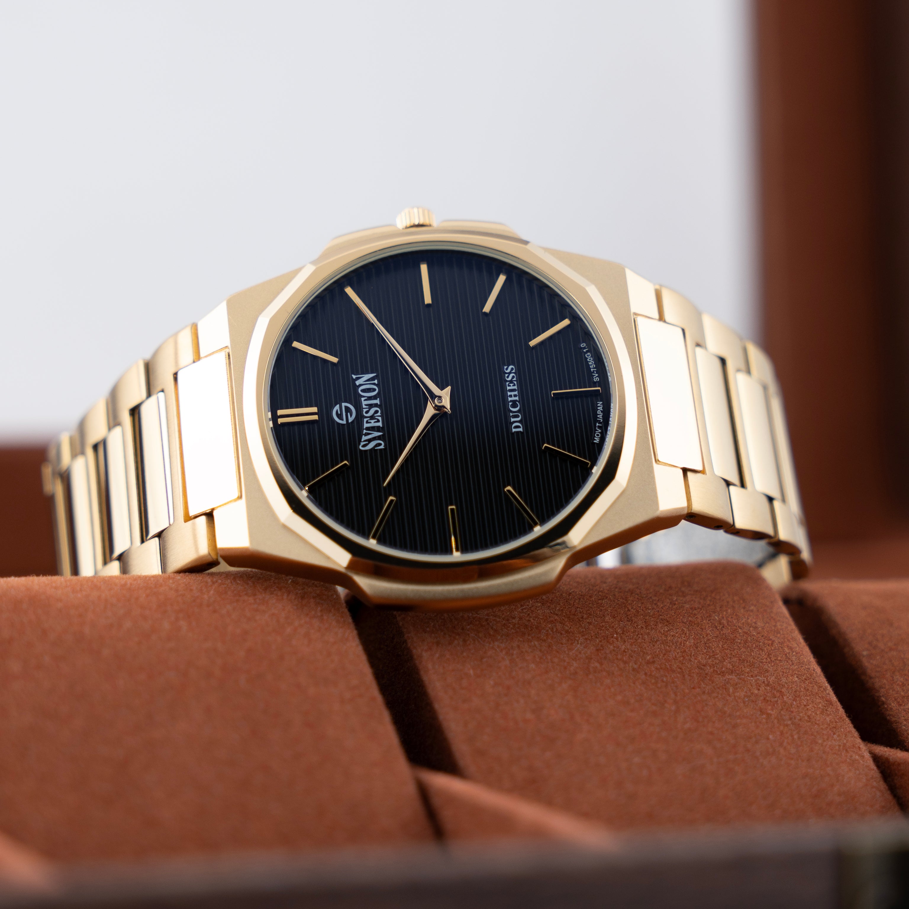 Duchess Golden Black